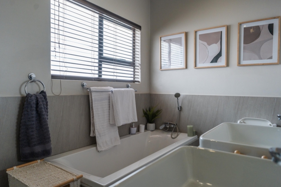 3 Bedroom Property for Sale in Grimbeeck Park North West